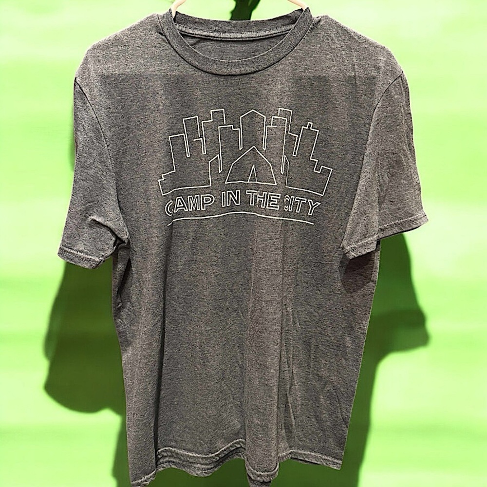 Pine cove Gray Camp in the City T-Shirt LARGE pit to pit 19in